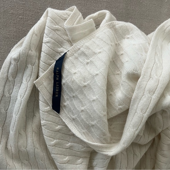 Ralph Lauren Cashmere throw, airplane travel - Picture 3 of 3